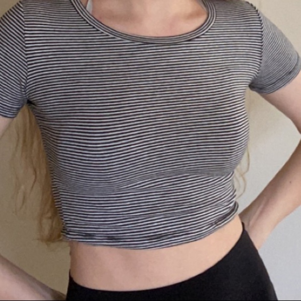 cropped tee